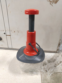Hand-press vegetable and fruit chopper image 4